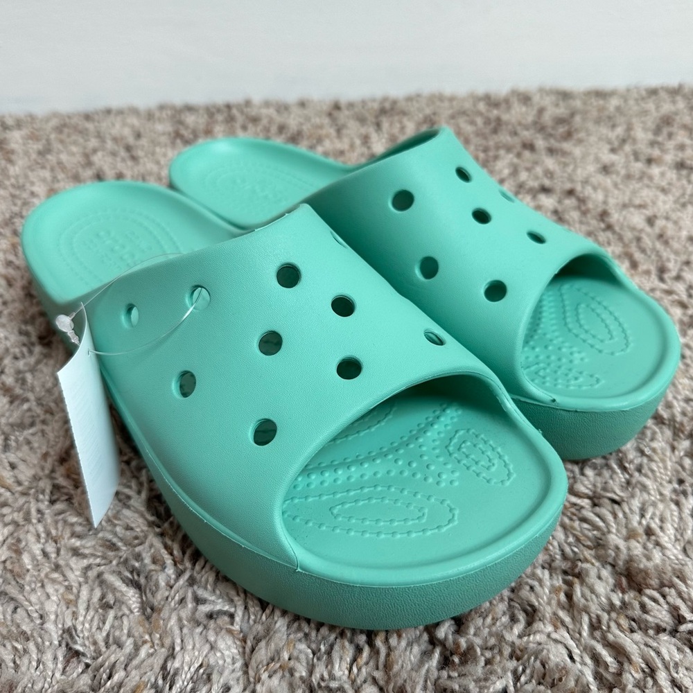 NWT Crocs Classic Platform Slide Sandal in Jade Stone Green Size 6